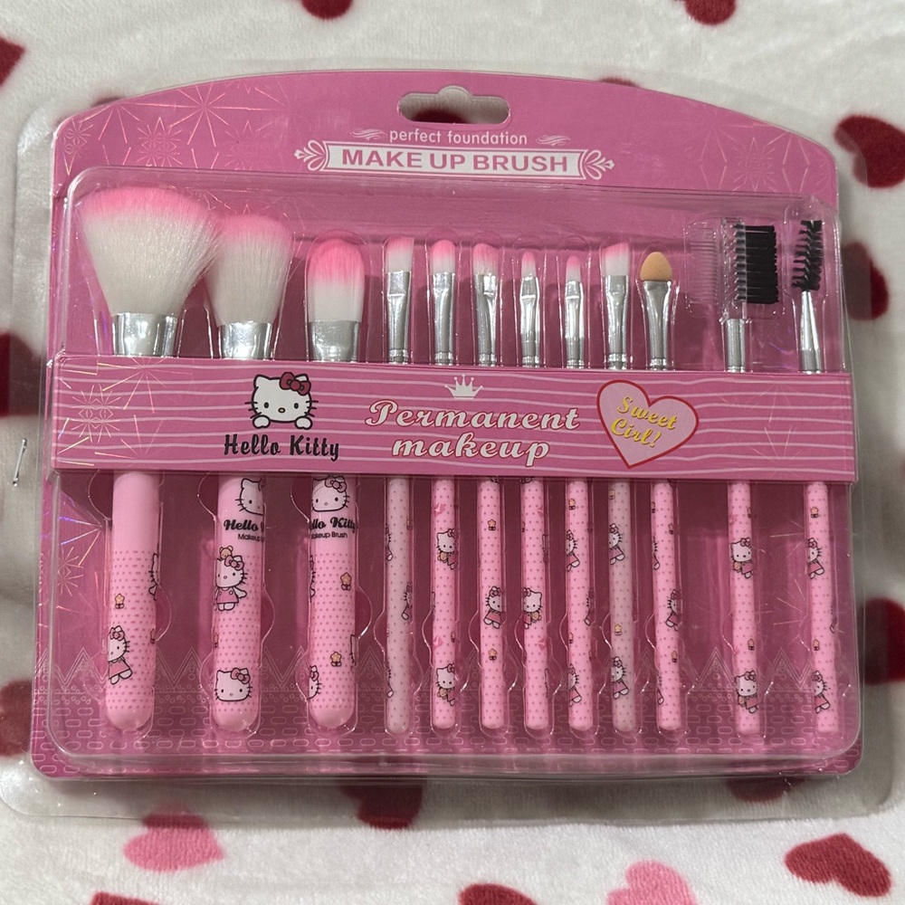 Hello Kitty makeup brush set! 12pc full face set!